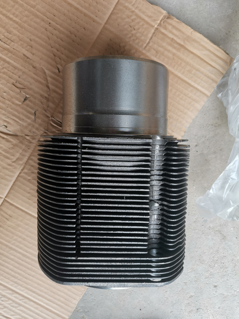 DEUTZ BF513413 Engine Parts Cylinder Liner 04186535