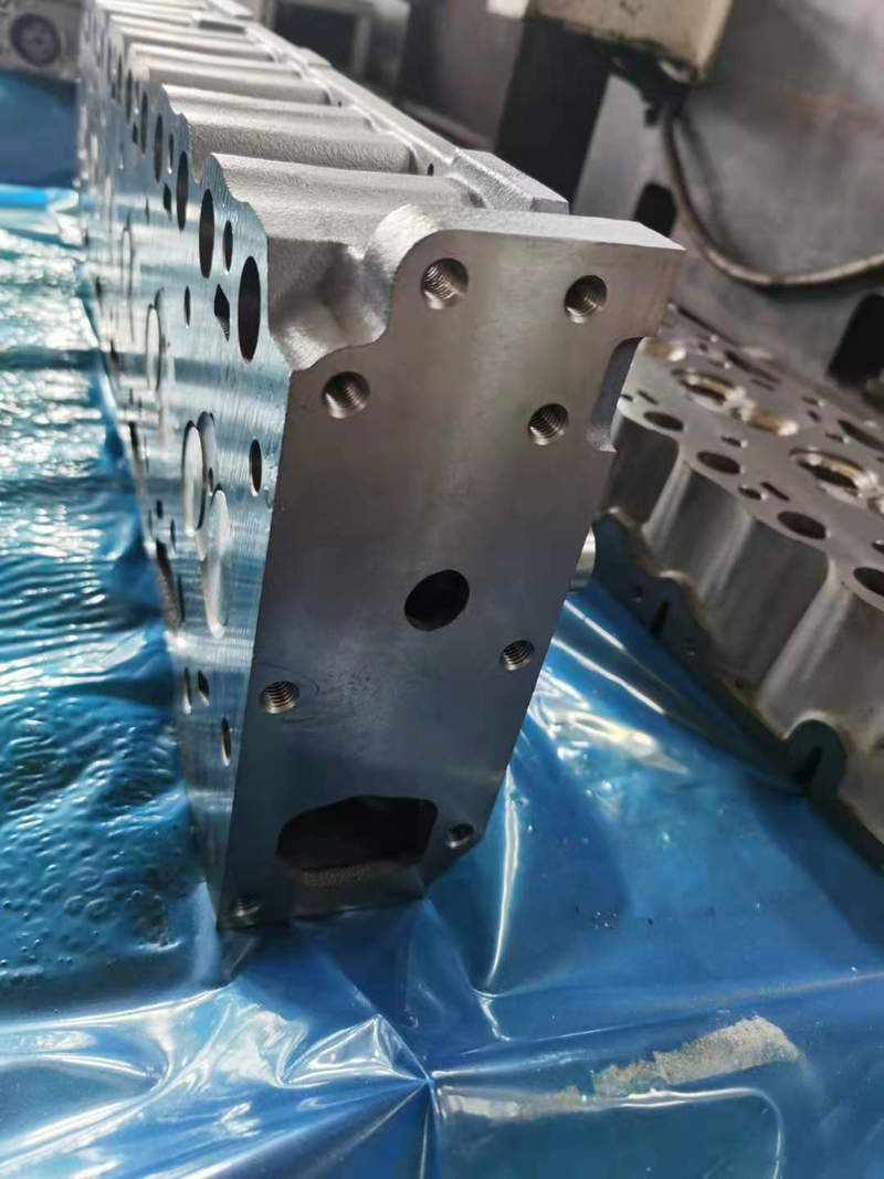 DEUTZ BF6M2012C Engine Parts Cylinder Head Assembly 04285537